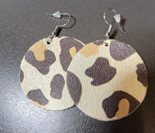 Load image into Gallery viewer, Small Leather Teardrop Earrings
